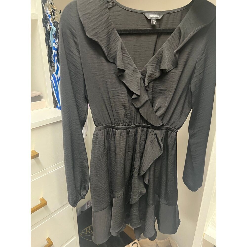 Express black ruffle hem v-neck long sleeve dress size XS Length 31”